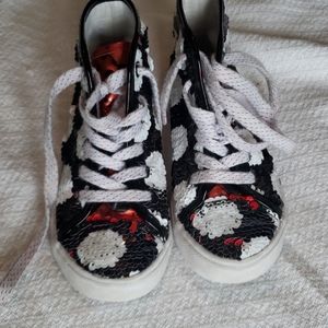 Girls size 13/1 Minnie Mouse hightop sneaker